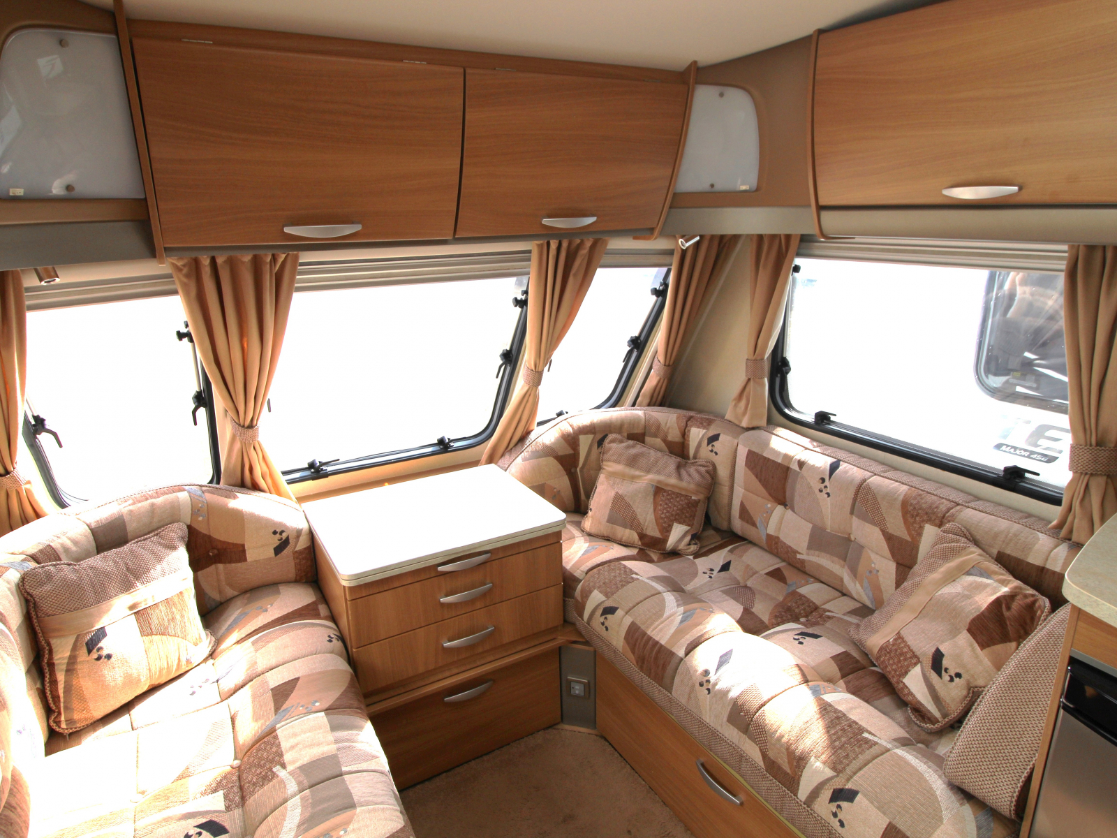 Swift Cardinal 550 - 2010 image