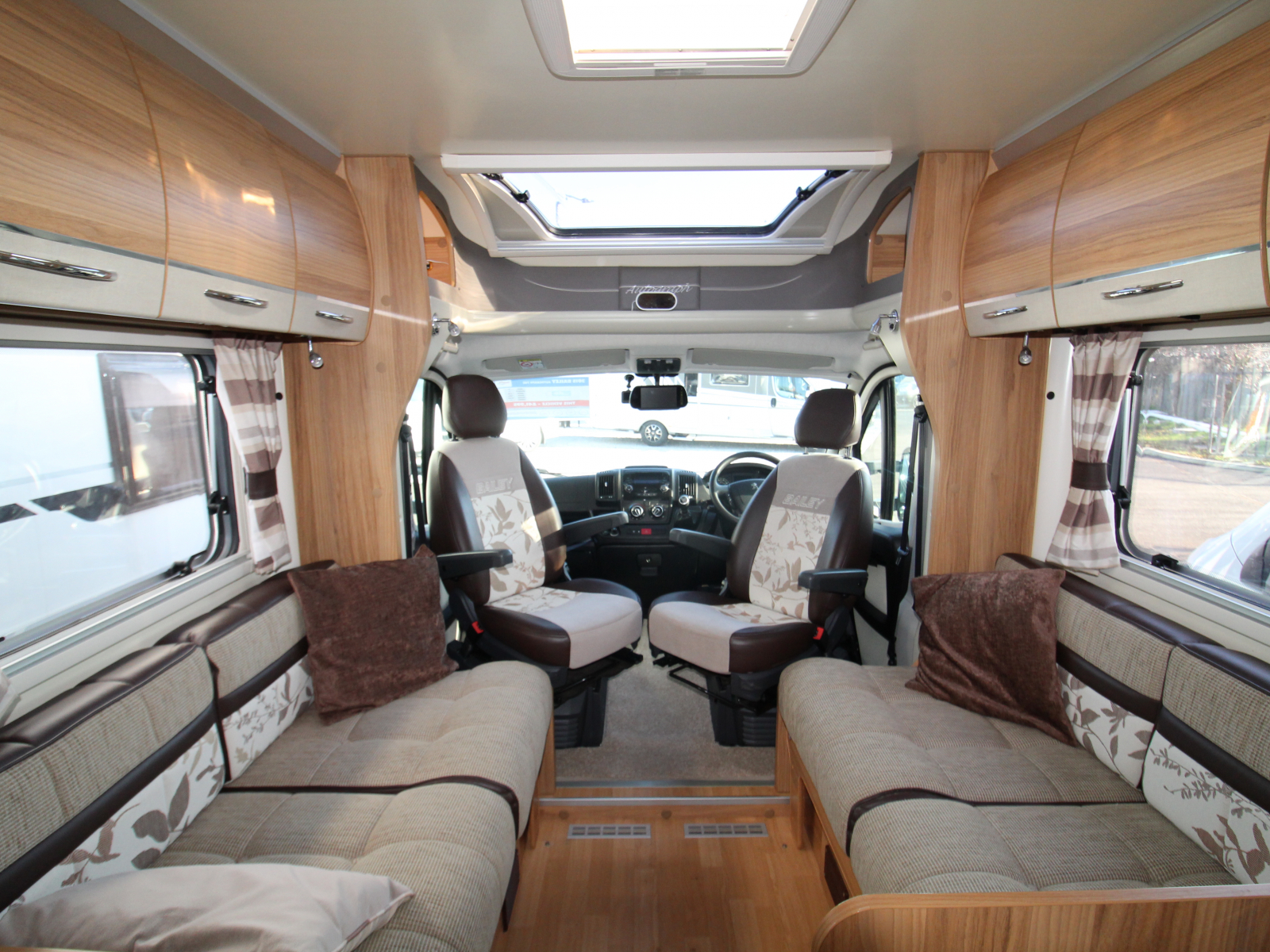 Bailey Autograph Approach 740 - 2015 image