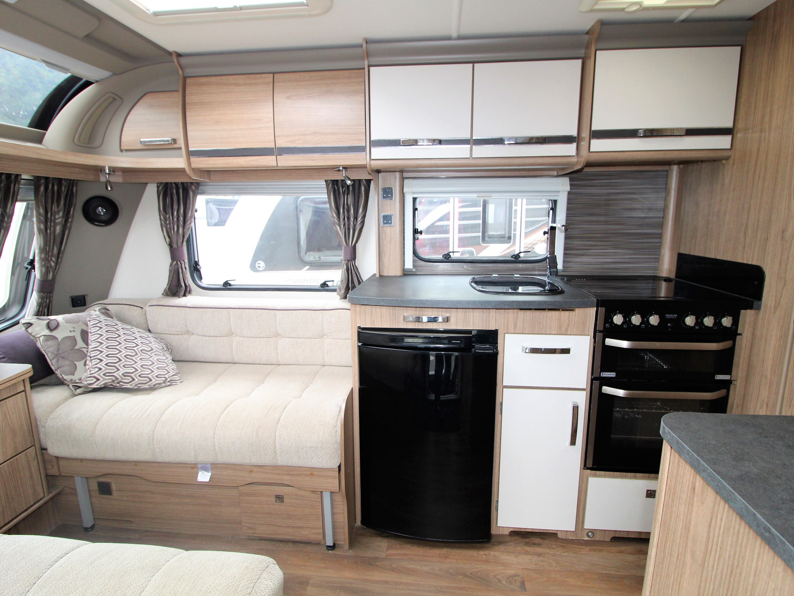 Coachman VIP 545 - 2015 image