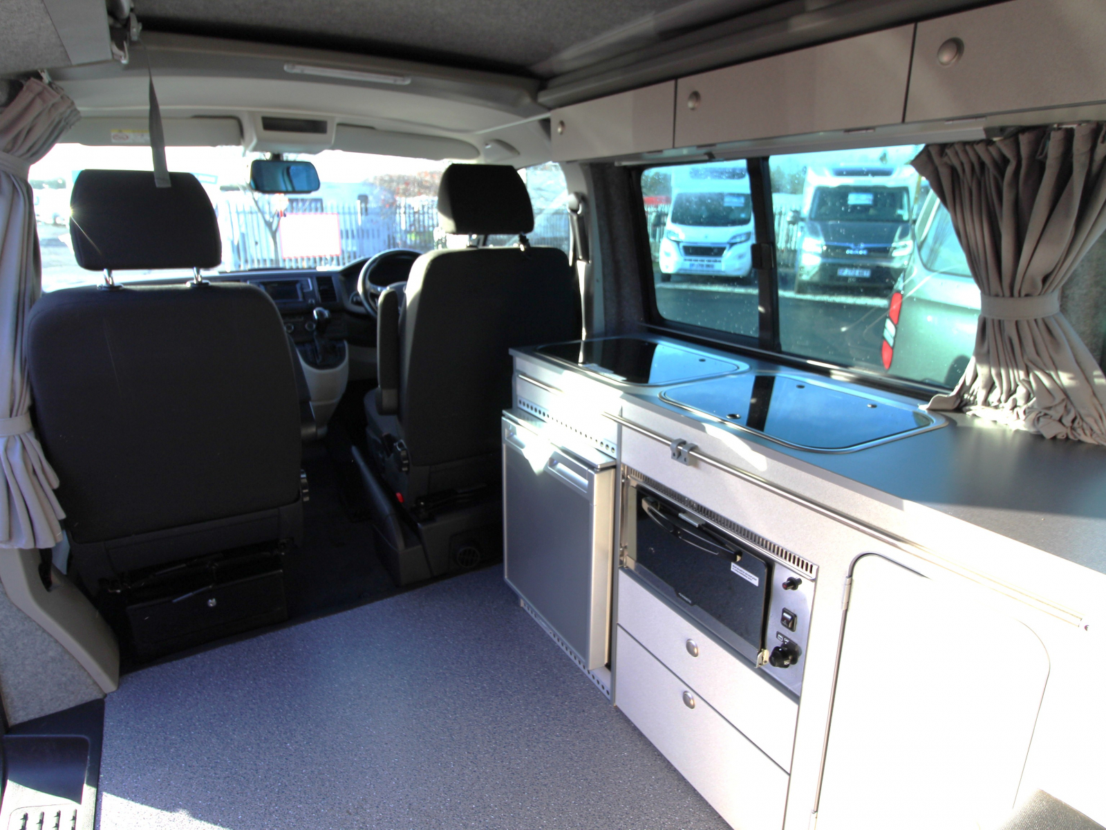 VW Bilbo Celex T30 LWB- 2016 image