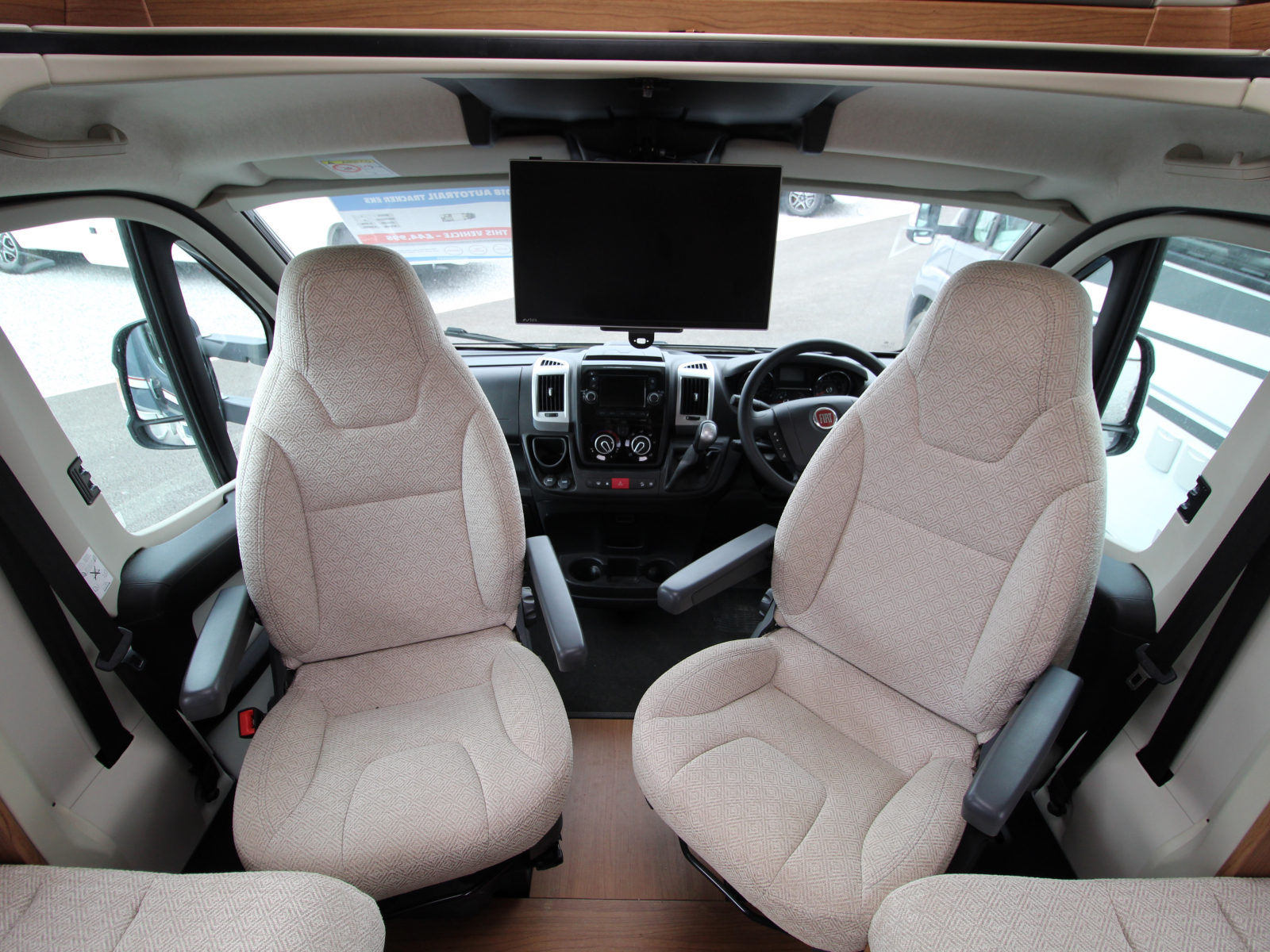 Auto-Trail Tracker EKS - 2018 image