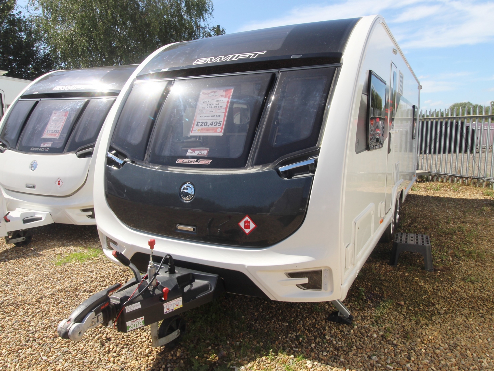 Swift Sterling Eccles 635 Lux image