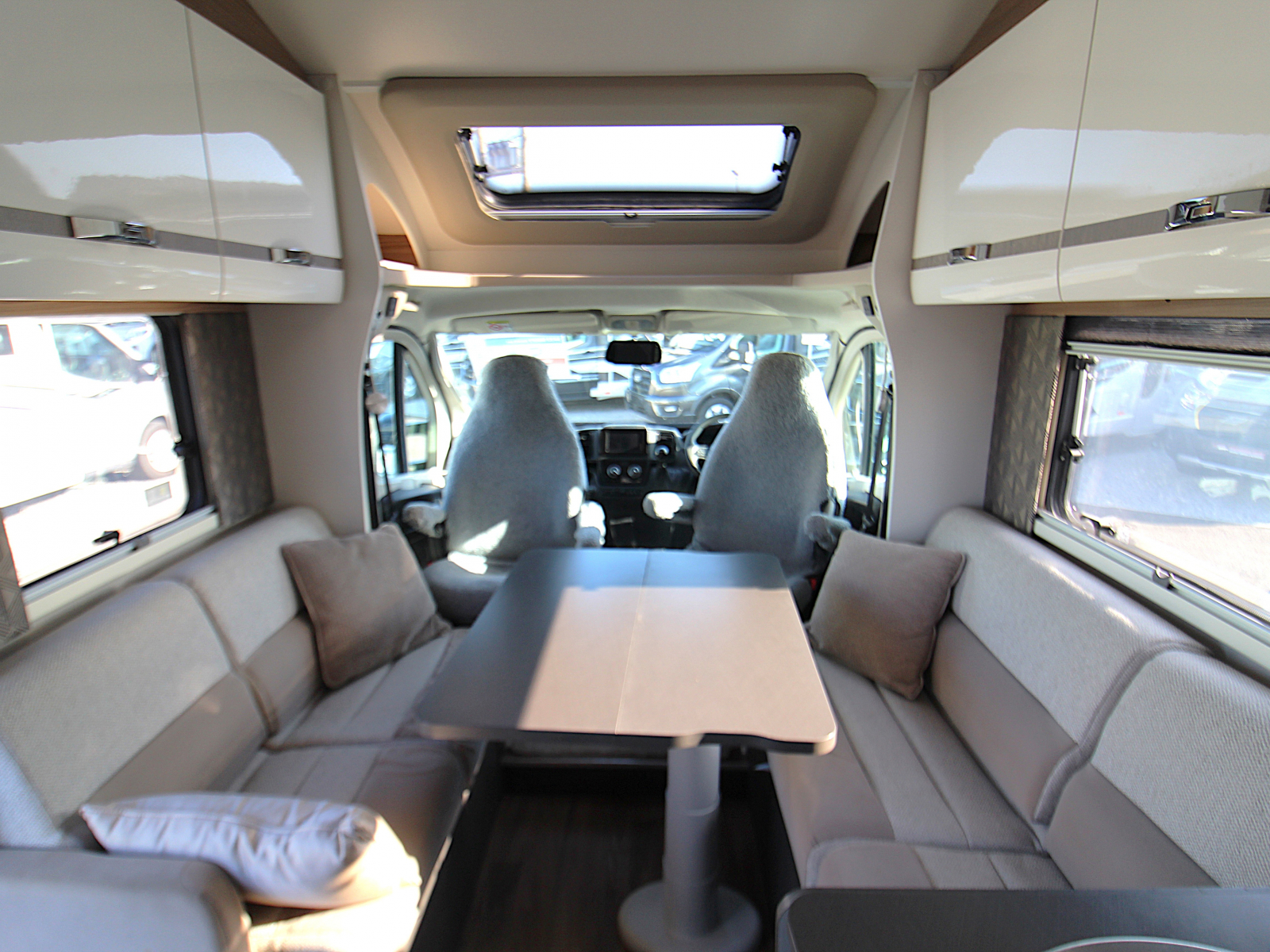 Swift Escape 694 - 2022 image