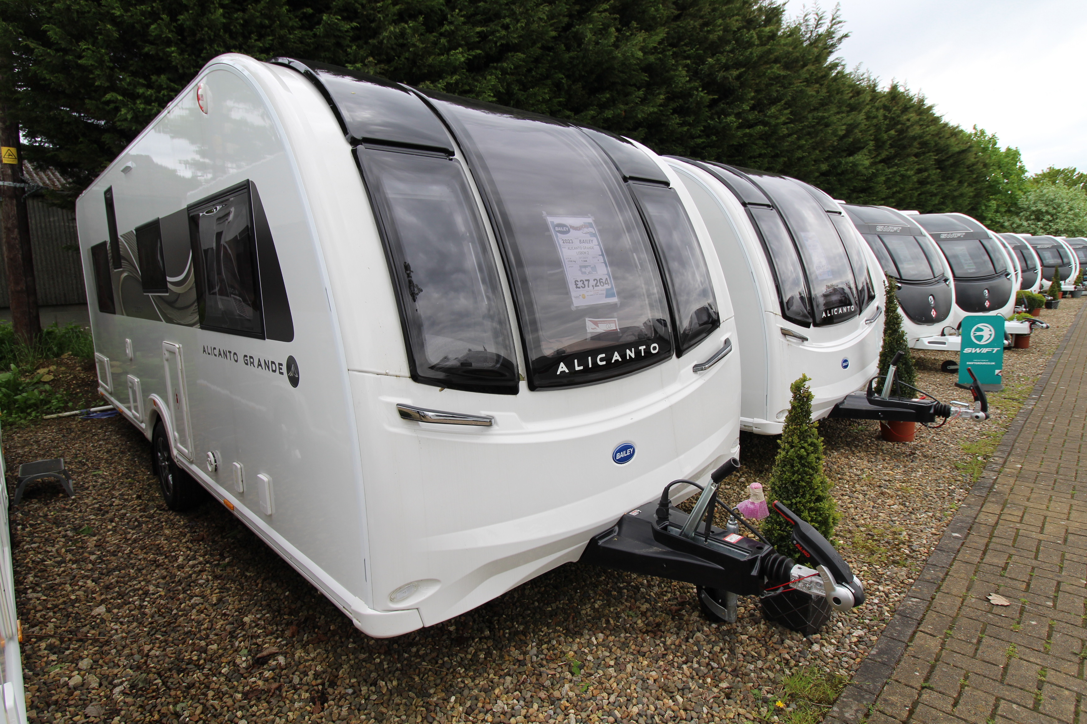 The Caravans vs Motorhomes Conundrum