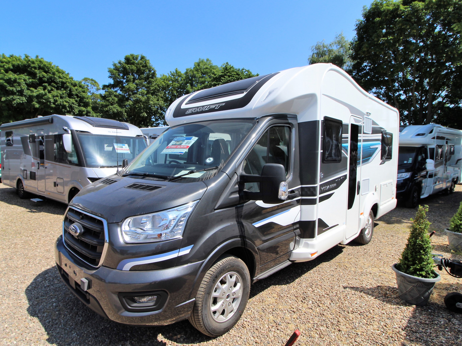 Swift Voyager 564  (Manual) NEW (45308) image