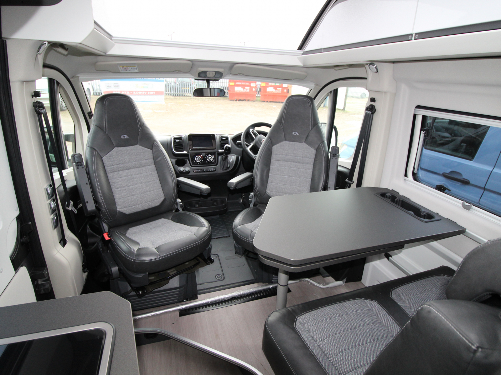 Adria Twin Supreme 600 SPB - 2024 image