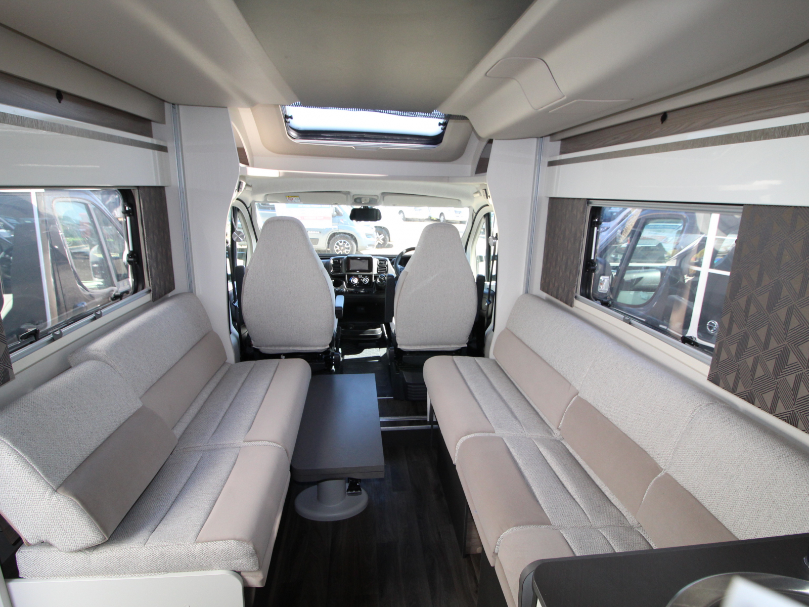 Swift Escape 674 - 2024 image
