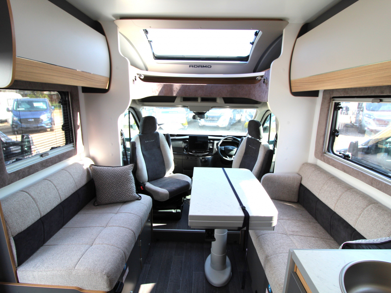 Bailey Adamo 75-4T   (60687) image