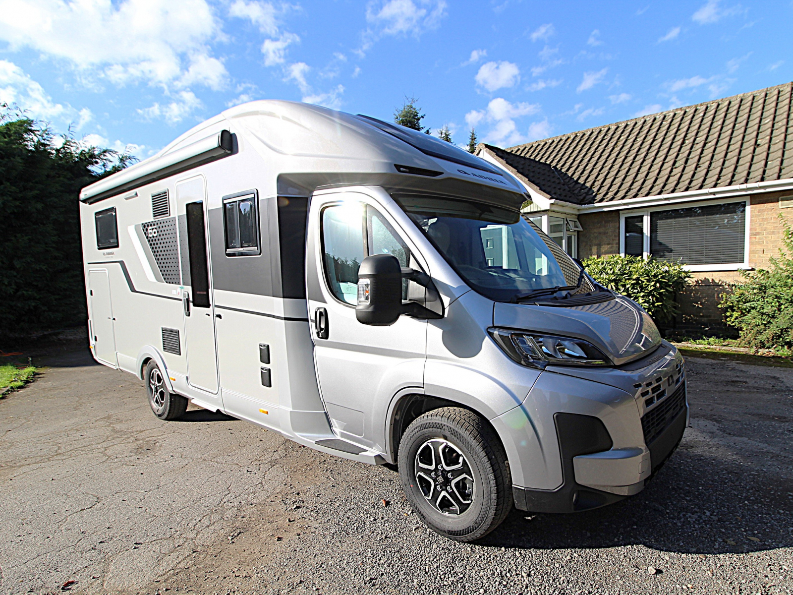 Adria Coral 60Y 670 DL image