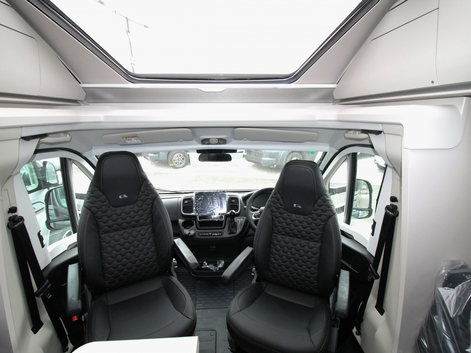 Adria Coral Supreme 670 DL 2026 (66587) image