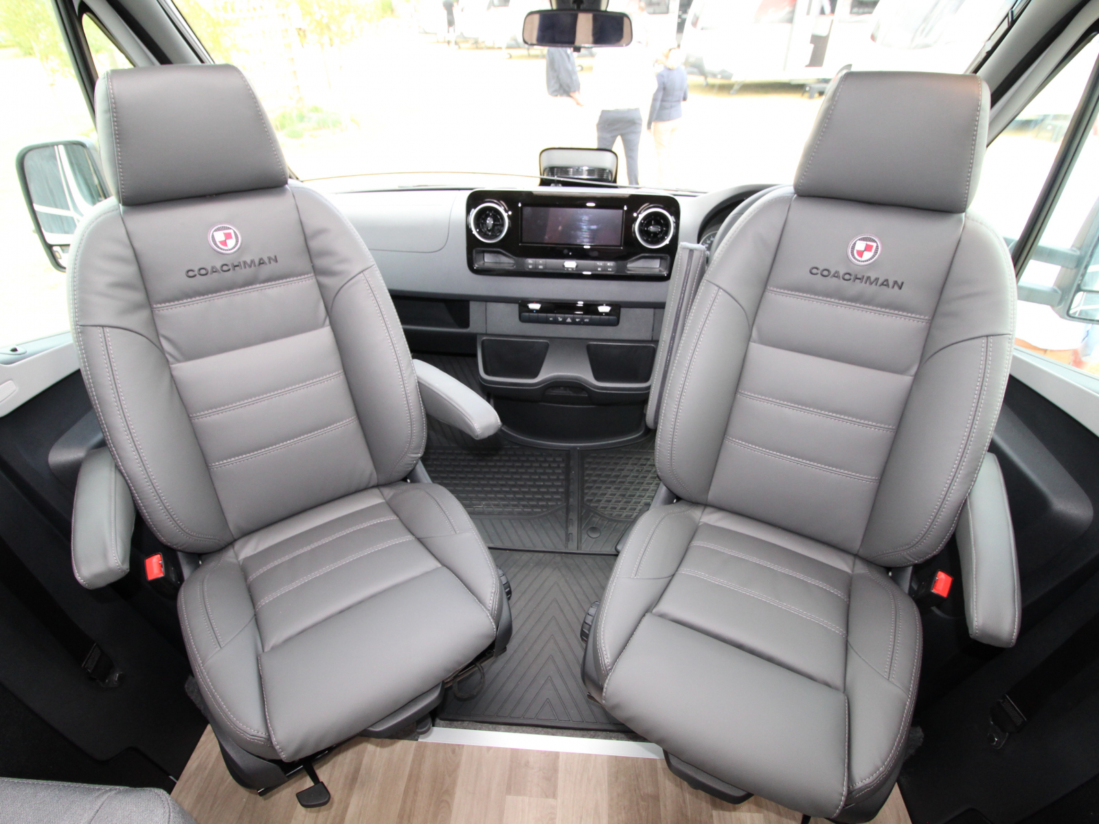 Coachman Travel Master Sportivo 565 - NEW image