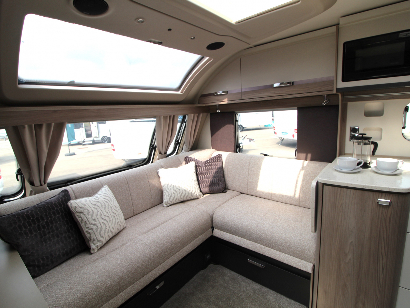 Swift Conqueror 560L Grande - 2026 image