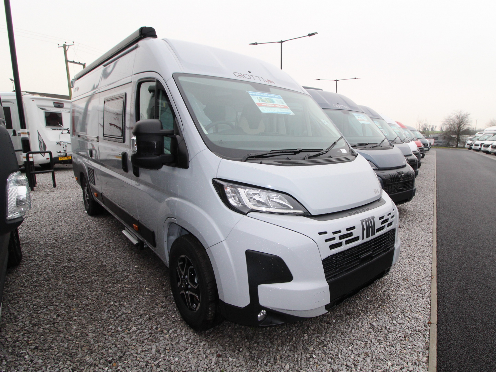 Giottiline  Giottivan 64G (FIAT) Premier Edition Auto - Expedition Grey 2026 image