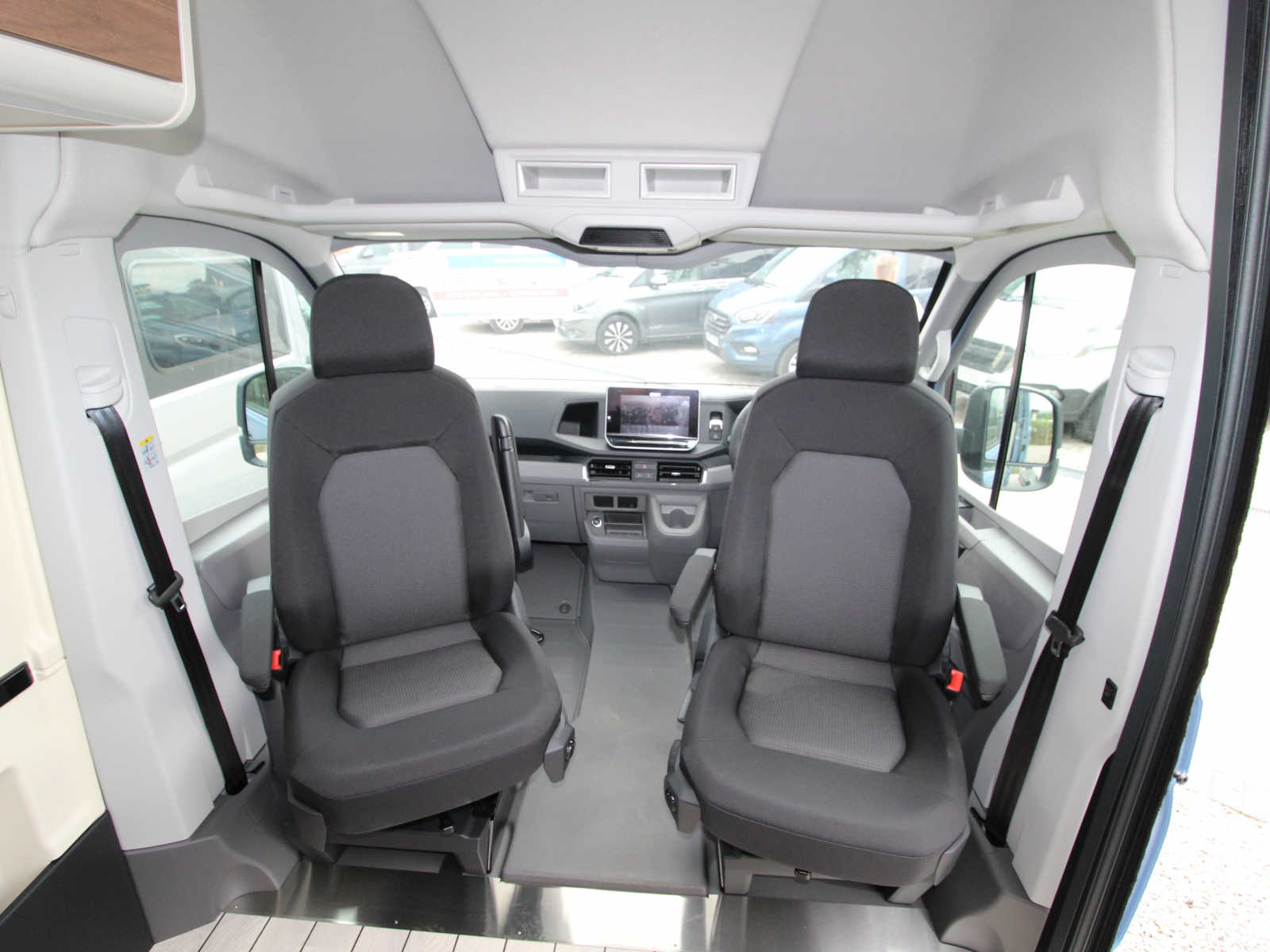Westfalia Sven Hedin Premium - Auto - Ice Blue 2026 image