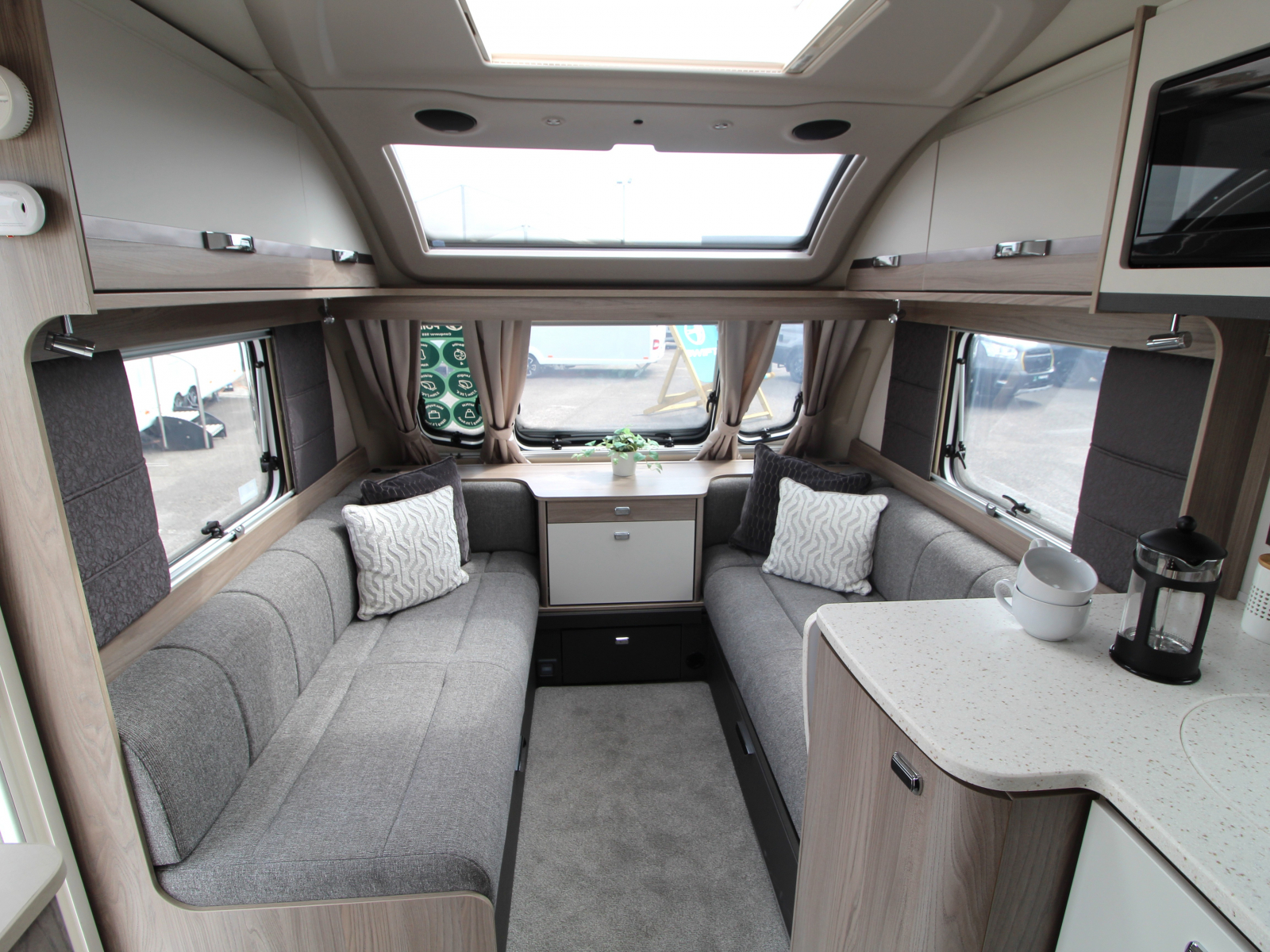Swift Conqueror 565 - 2027 image