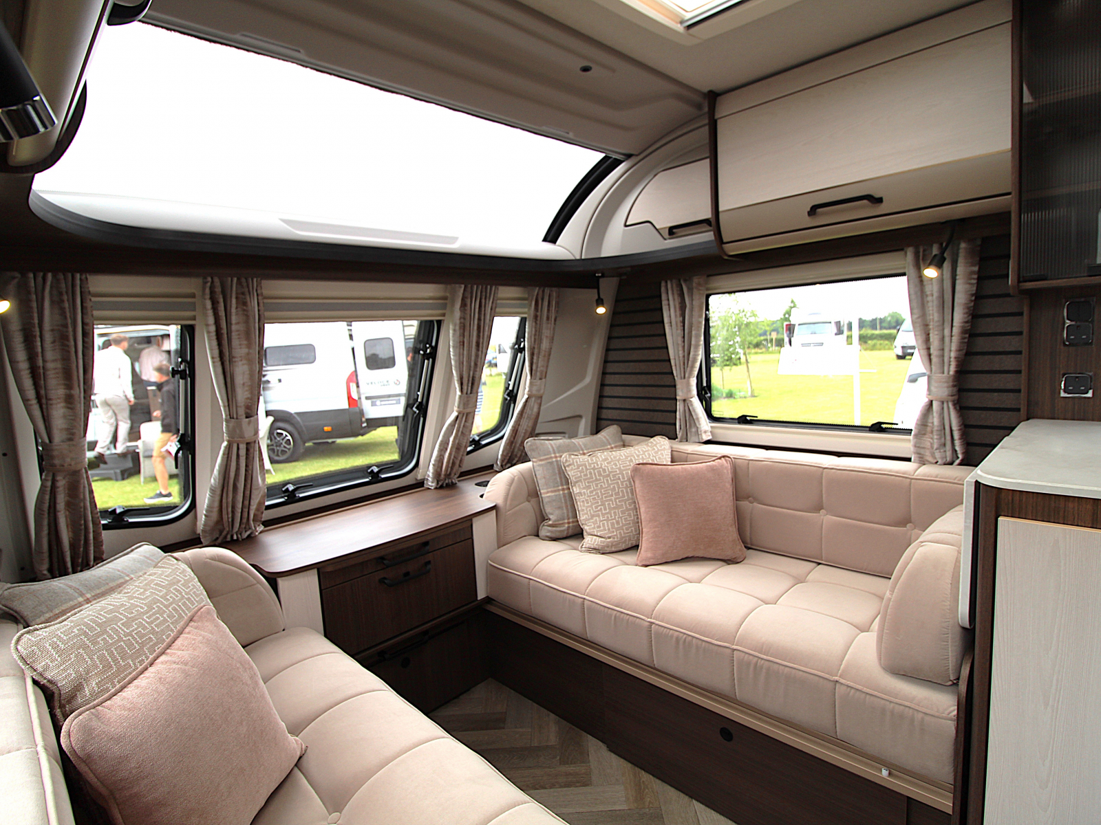 Coachman VIP 575 - 2027 image