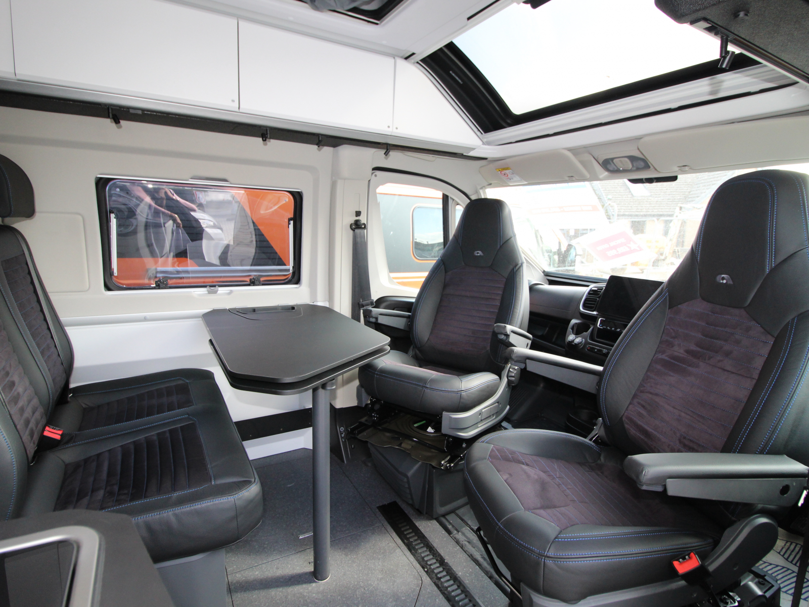 Adria Twin Sports 640 SGX Artense Grey (62257) image