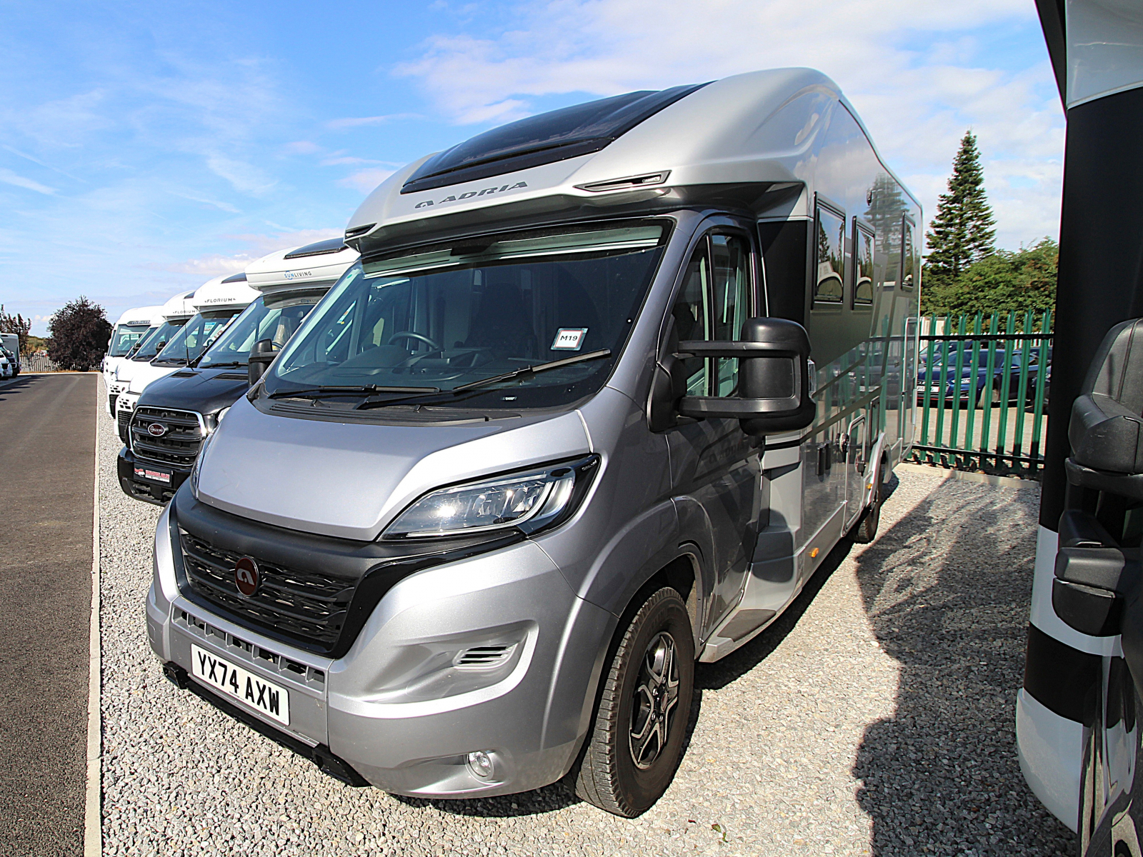 Adria Matrix Supreme 670 DL - 2024 image