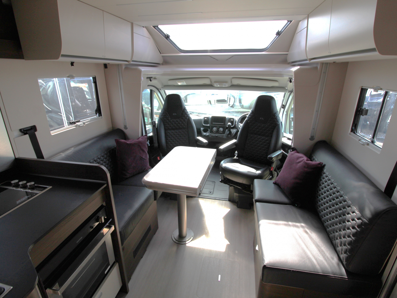 Adria Matrix Supreme 670 DL - 2024 image