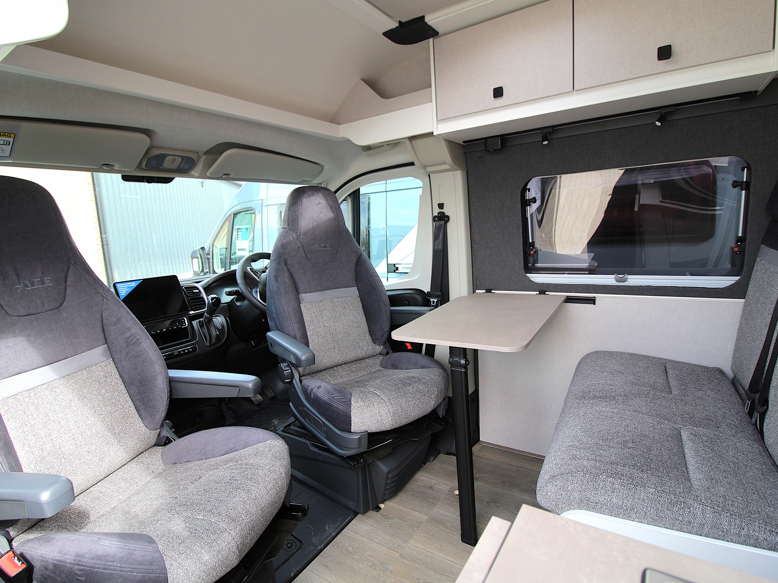 ACE 1200 GLT - Auto - Lanzarote Grey image