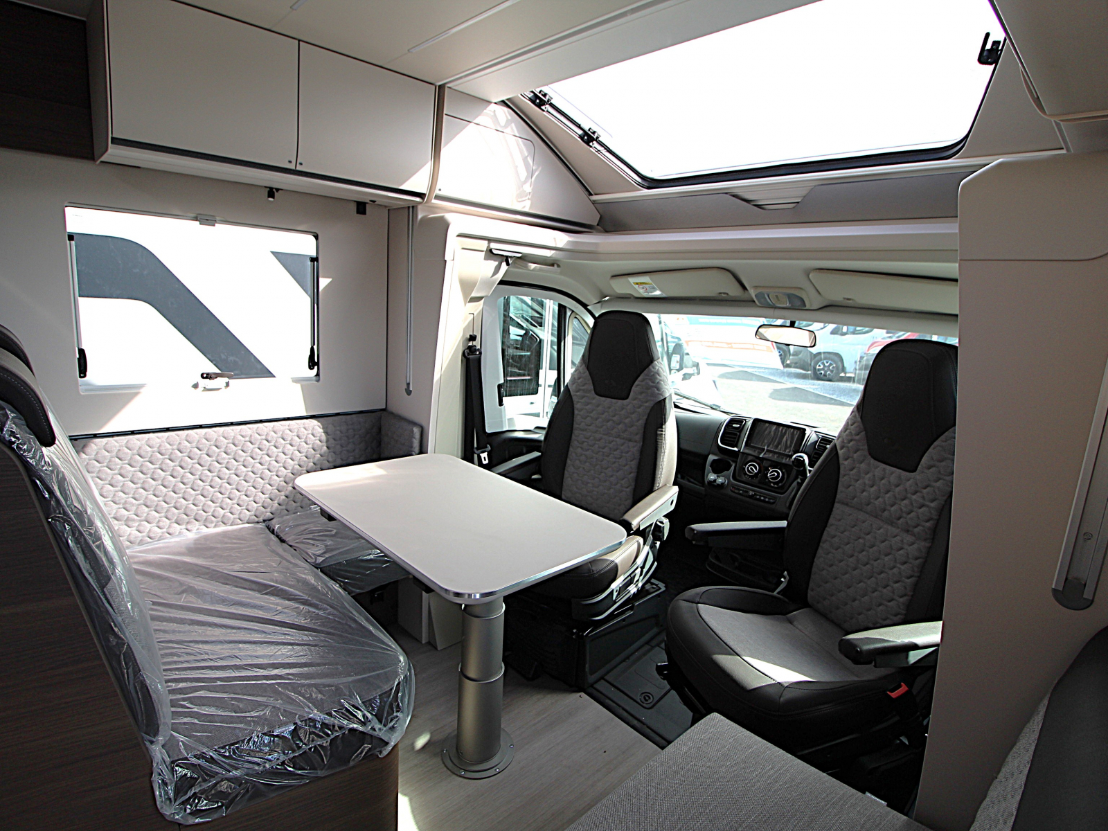 Adria Matrix Supreme 670 SC -  (55434) image