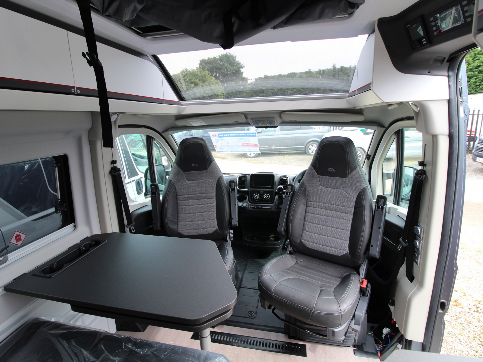 Adria Twin Sports 640 SLB Lanzarote Grey (65582) image