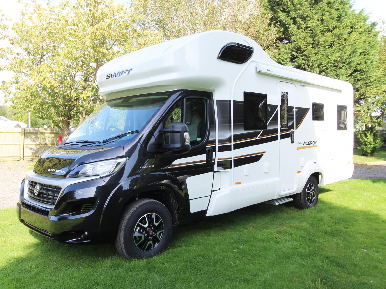 Swift Globetrotter 2020 - Wandahome Special Edition image