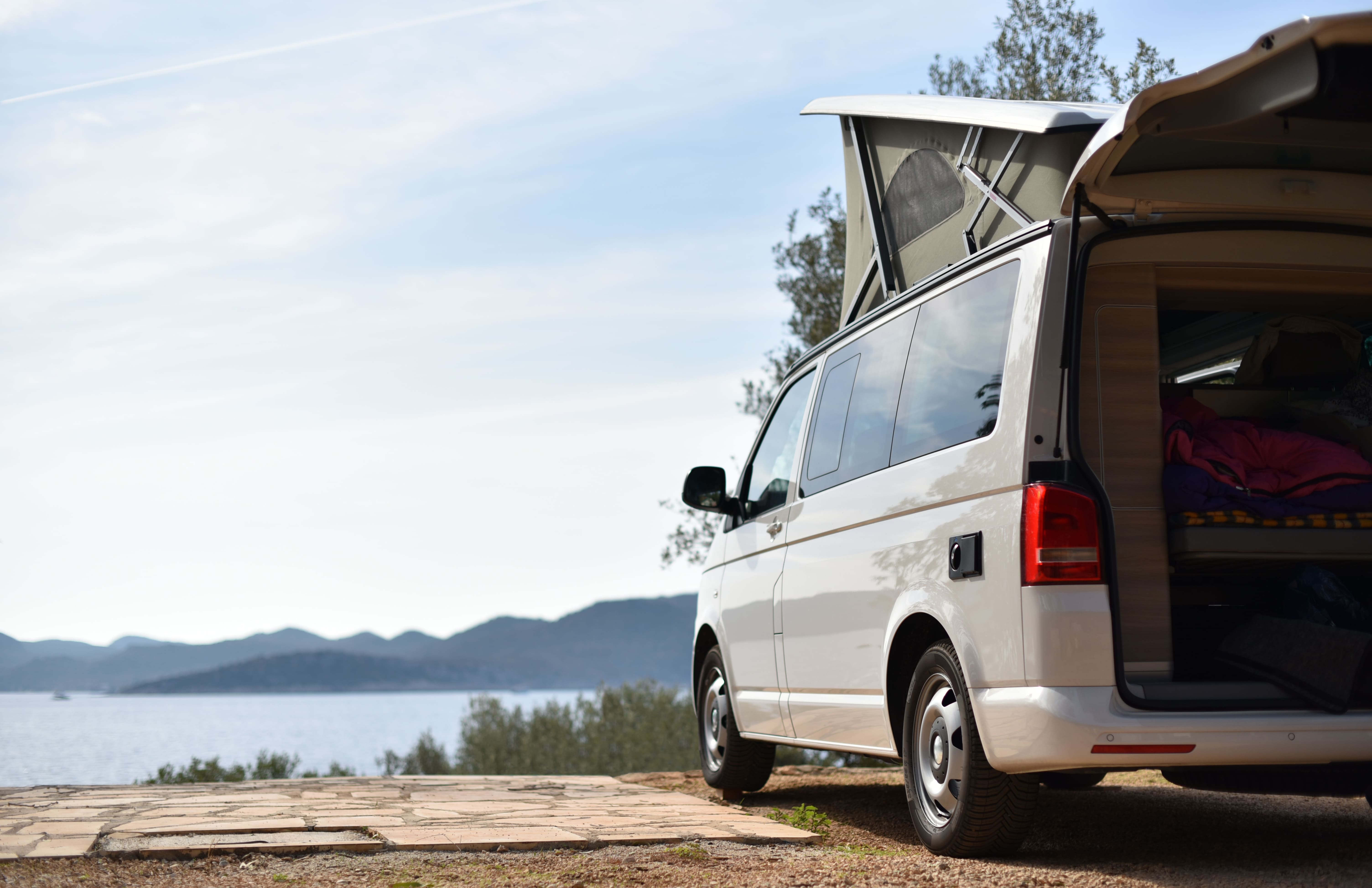 Campervans vs Caravans: A comprehensive guide 