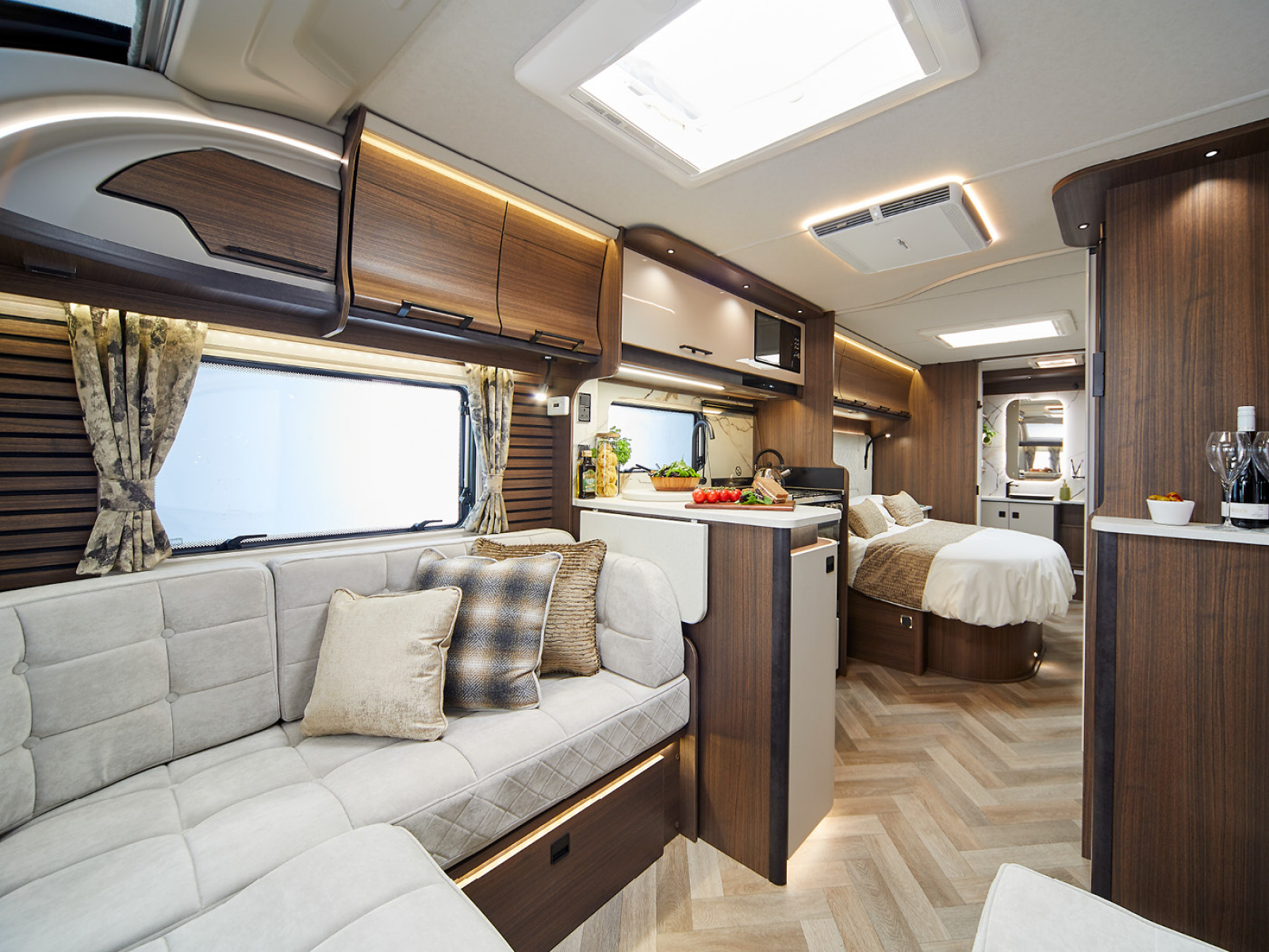 Coachman LUSSO I - 2027 image