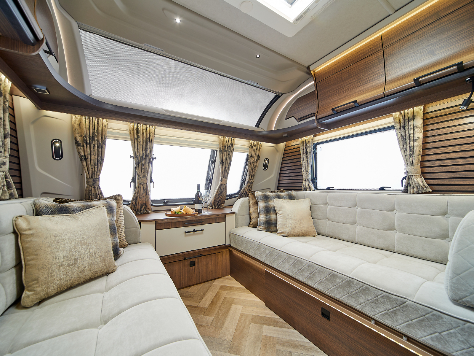 Coachman LUSSO III - 2027 image