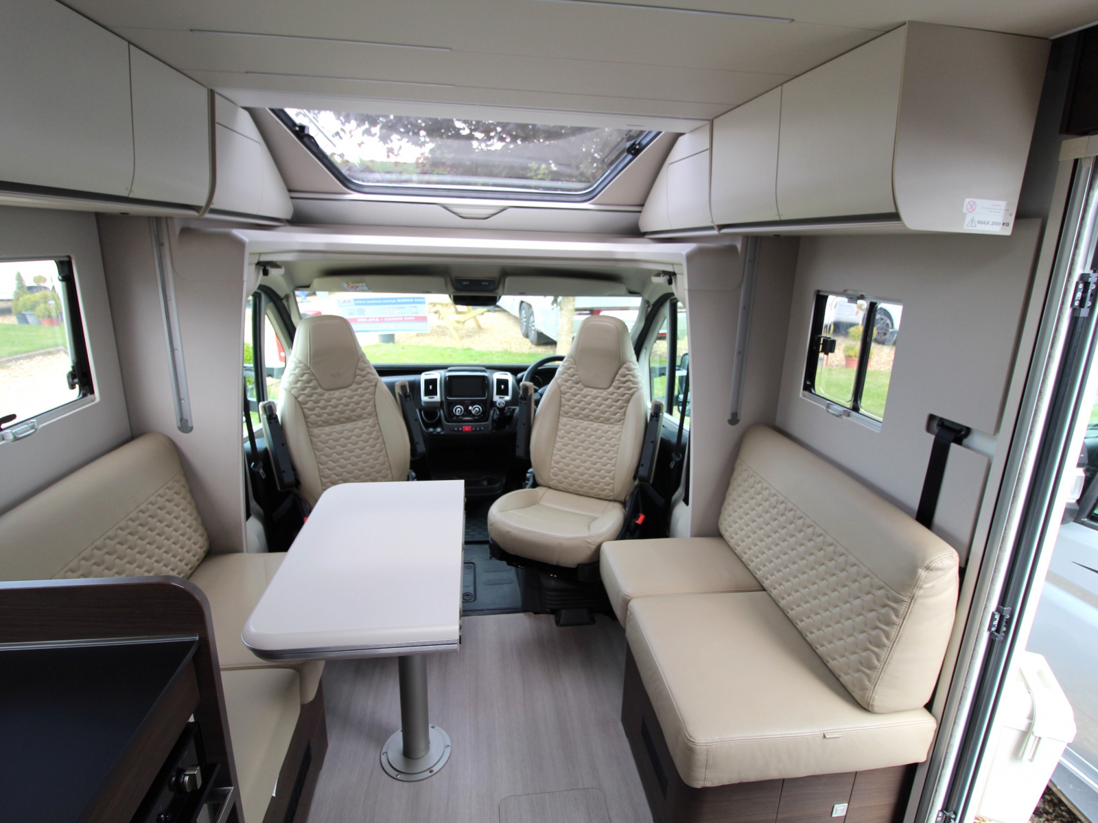 Adria Matrix Supreme 670 DC - 2022 image