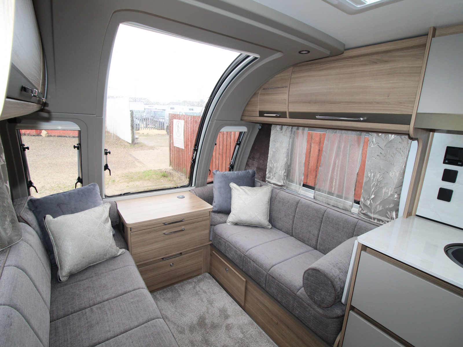 Bailey Unicorn Cadiz Deluxe - 2025 image
