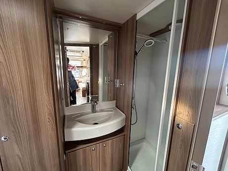 Swift Corniche 17/4 - 2018 image