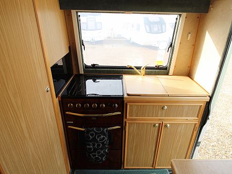 Auto-Sleeper  Executive 2002 image