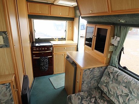 Auto-Sleeper  Executive 2002 image