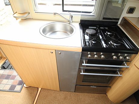 Bessacarr E795 2009 image