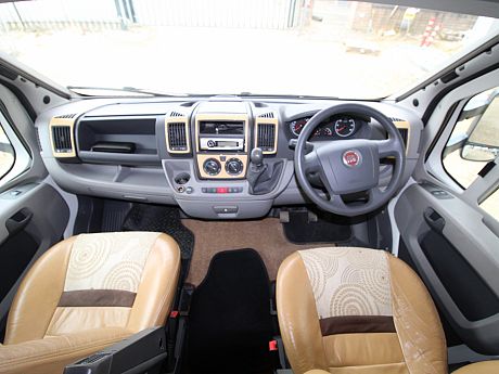 Bessacarr E795 2009 image