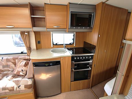 Swift Cardinal 550 - 2010 image