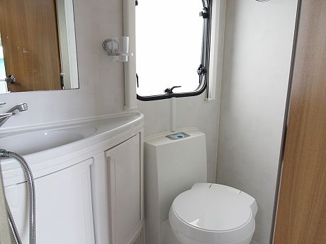 Swift Escape 624 2011 image