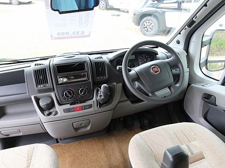 Swift Escape 624 2011 image