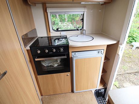 Swift Escape 624 2011 image