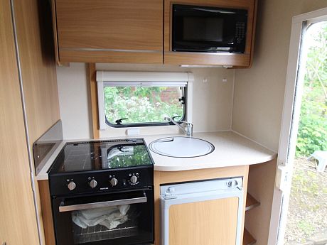 Swift Escape 624 2011 image