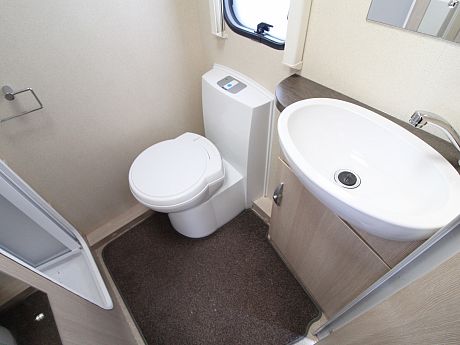 Swift Sterling Eccles Sport 585 2012 image