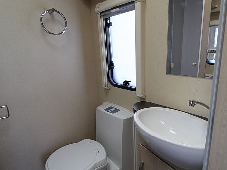Swift Sterling Eccles Sport 585 2012 image