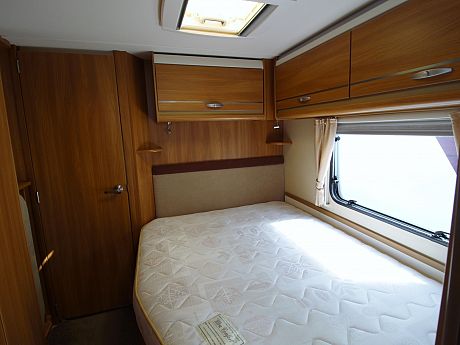 Swift Corniche 19/4 2012 image