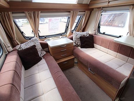 Swift Corniche 19/4 2012 image