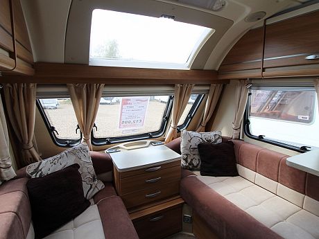 Swift Corniche 19/4 2012 image
