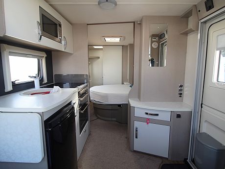 Swift Sterling Eccles 584 Sport 2014 image