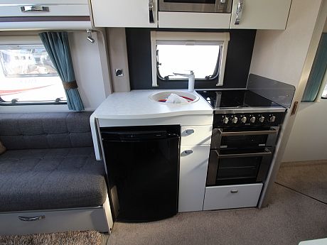 Swift Sterling Eccles 584 Sport 2014 image