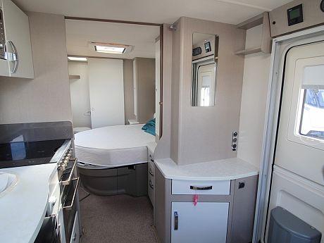 Swift Sterling Eccles 584 Sport 2014 image
